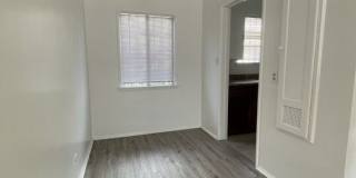 10812 S Manhattan Pl Gallery 1