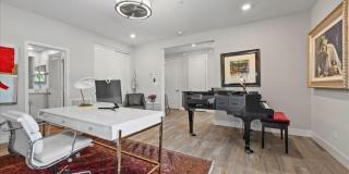 4174 Salisto Street Gallery 21