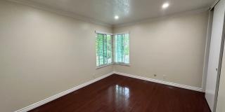 UPDATED 3 BED 2 BATH HOUSE WITH POOL Gallery 20