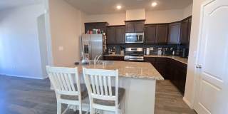 Gorgeous 4bed/3.5bath with 2 Master Bedrooms! Gallery 12