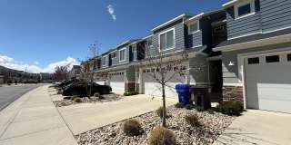 Updated 3-Bedroom Townhome in Bluffdale! Gallery 1