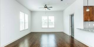 1810 Belcourt Gallery 24