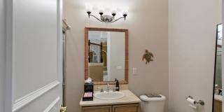 Stunning Lagoon Residence! Gallery 25