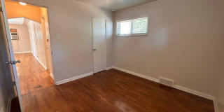 $0 DEPOSIT OPTION. CHARMING 2BED/1BATH DUPLEX NEAR SLOAN LAKE!! Gallery 24