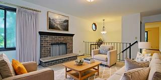 Spacious 2 BD / 1.75 BA Townhome In Maple Grove. Gallery 1