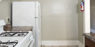 Hawthorne Street Gallery 16