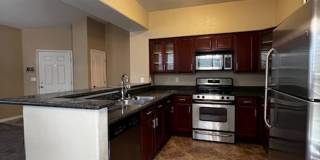 3 Bedroom Condo - Gated - Summerlin - Detached Garage- New Carpet Gallery 9