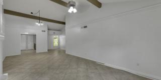 620 LAKEWAY Drive Gallery 24