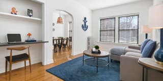 634-42 West Cornelia Gallery 3