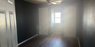 Room for Everyone! Charming 4-Bed 1.5 Bath Gallery 7