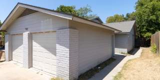 Open Floor Plan + Great Location! 2-Bed Home Near Everything Gallery 1