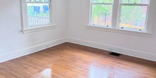 West Asheville Bungalow. 2 bedrooms, 1 bathroom. Great location! Gallery 13