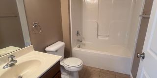 Beautiful 2 Bedroom 2.5 Bath Condo With Loft Space! Gallery 9