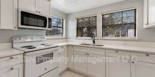 1921 Reynolds Street Gallery 30