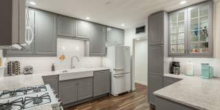 1540 West Berridge Lane Gallery 1