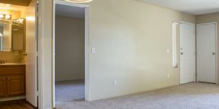 Meadow Glen Apartments Gallery 38