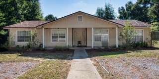 Charming 2-Bedroom Townhome – $1,400/mo Gallery 1