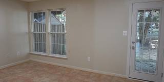 A gorgeous townhouse with one-car garage in a desired community in Germantown! Gallery 4