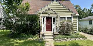 Updated 3BR Bungalow Minutes from Downtown Ferndale Gallery 1
