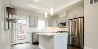 Modern 3 bed / 4 bath, 3 story townhome! Gallery 13