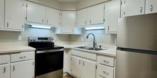 Newly Remodeled 2 Bedroom + den near Hilldale Mall Gallery 29