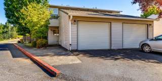 Roomy 2 Bedroom Townhome in Quaint Community! Gallery 1