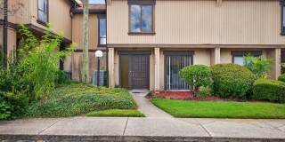 Renovated 4BR/3BA Southside 2 Story Condo Gallery 1