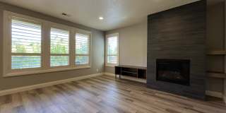 Elegant South Cooper Mountain Home with 4 Bedrooms, Bonus Room, Main-Level Suite & Designer Finishes Gallery 15