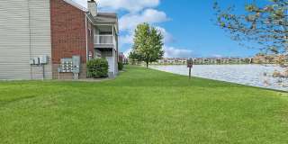 Grand Lakeside Escape: Spacious 3-Bedroom Retreat in Lakeshore Community Gallery 21