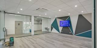 The Avenues Gallery 7