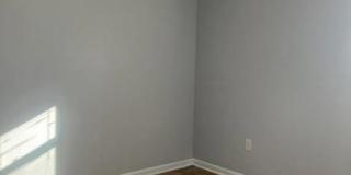 305 W Oak Street Gallery 11