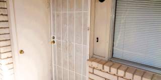 Adorable Single Level Eastside Duplex With Evaporative Air Located In Quiet Neighborhood Gallery 1