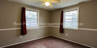 Cute Three-Bedroom with Large Deck! Gallery 16