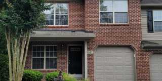 3 BR townhome in Jamestown! Gallery 1