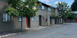(749) Jackson Square - 2 Bedroom / 1.5 Bathroom – Albany Gallery 1