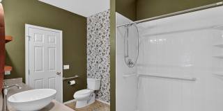 Charming 3 BD 2 BA Townhome Located in Hillsboro's Briarcreek Community | Recently Updated! | Main-Level Bedroom & Full Bath | Great Private Patio!* Gallery 13