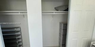 1400 NE 54th St Gallery 17