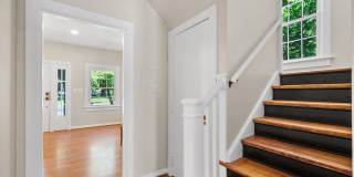Beautiful 3BR house- perfect roommate set up! 1/2 price security deposit with qualified application Gallery 24