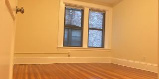 Charming 2 Bedroom-No Broker Fee Gallery 5