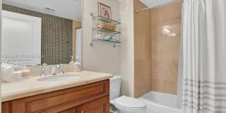 1200 Hillsboro Mile Gallery 21