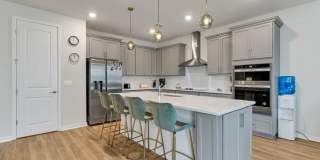 AVAILABLE 06/01 Welcome to your dream  home!  5bed/5bath Gallery 7
