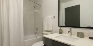 Lilli Midtown Gallery 27