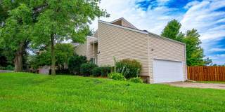 Beautifully Remodeled Modern 5 Bedroom / 3 Bath Home Near Millard North Gallery 42