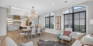 2425 Delmar Place Gallery 16