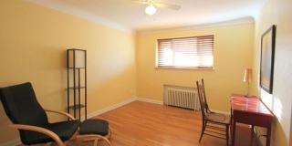 Bright Updated 2-Bed Condo with Vintage Charm Near Wash Park & Cherry Creek Gallery 3