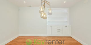 Stylish Four Bedroom Home with Hardwood Floors and Outdoor Space Gallery 10