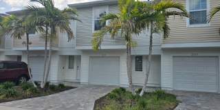 Beautiful 2 bed/ 2 bath Townhome w/ Balcony, Garage & Community Pool Gallery 29