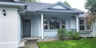 Great 3 bed 2 bath home in downtown Eagle. Gallery 1