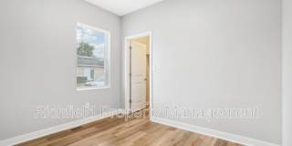 2015 E Maryland St Gallery 21