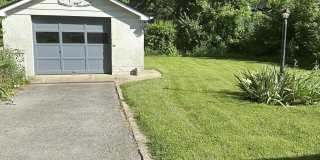 232 Bassett Avenue Gallery 12